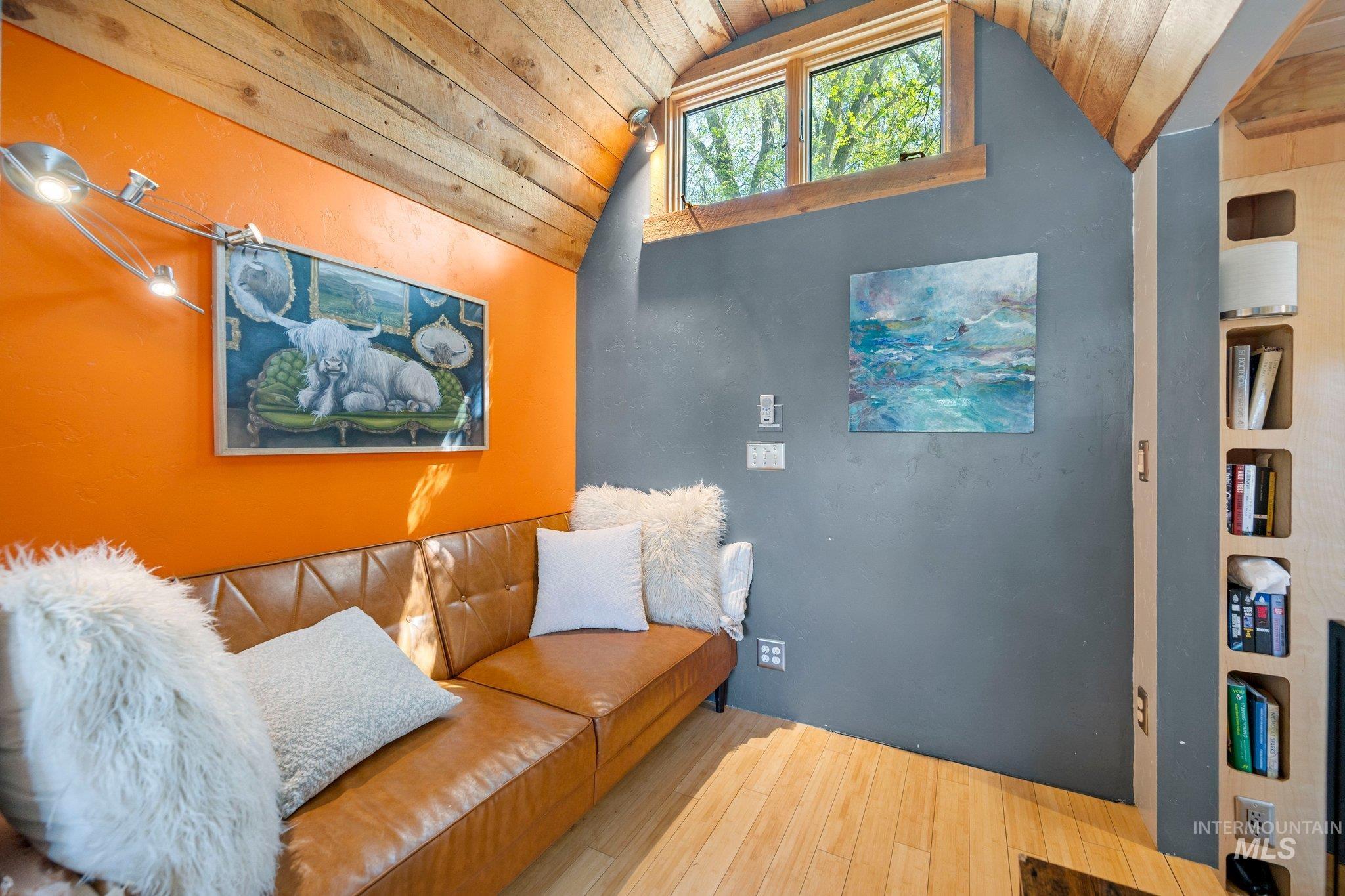 970 N Clithero Dr, Boise, Idaho 83703, 2 Bedrooms, 2 Bathrooms, Residential For Sale, Price $435,000, 98988026