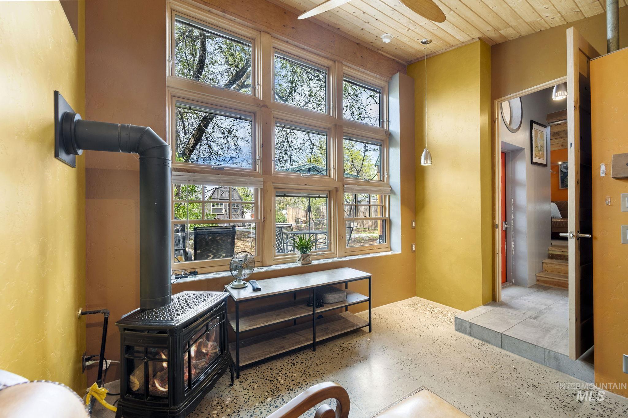 970 N Clithero Dr, Boise, Idaho 83703, 2 Bedrooms, 2 Bathrooms, Residential For Sale, Price $435,000, 98988026
