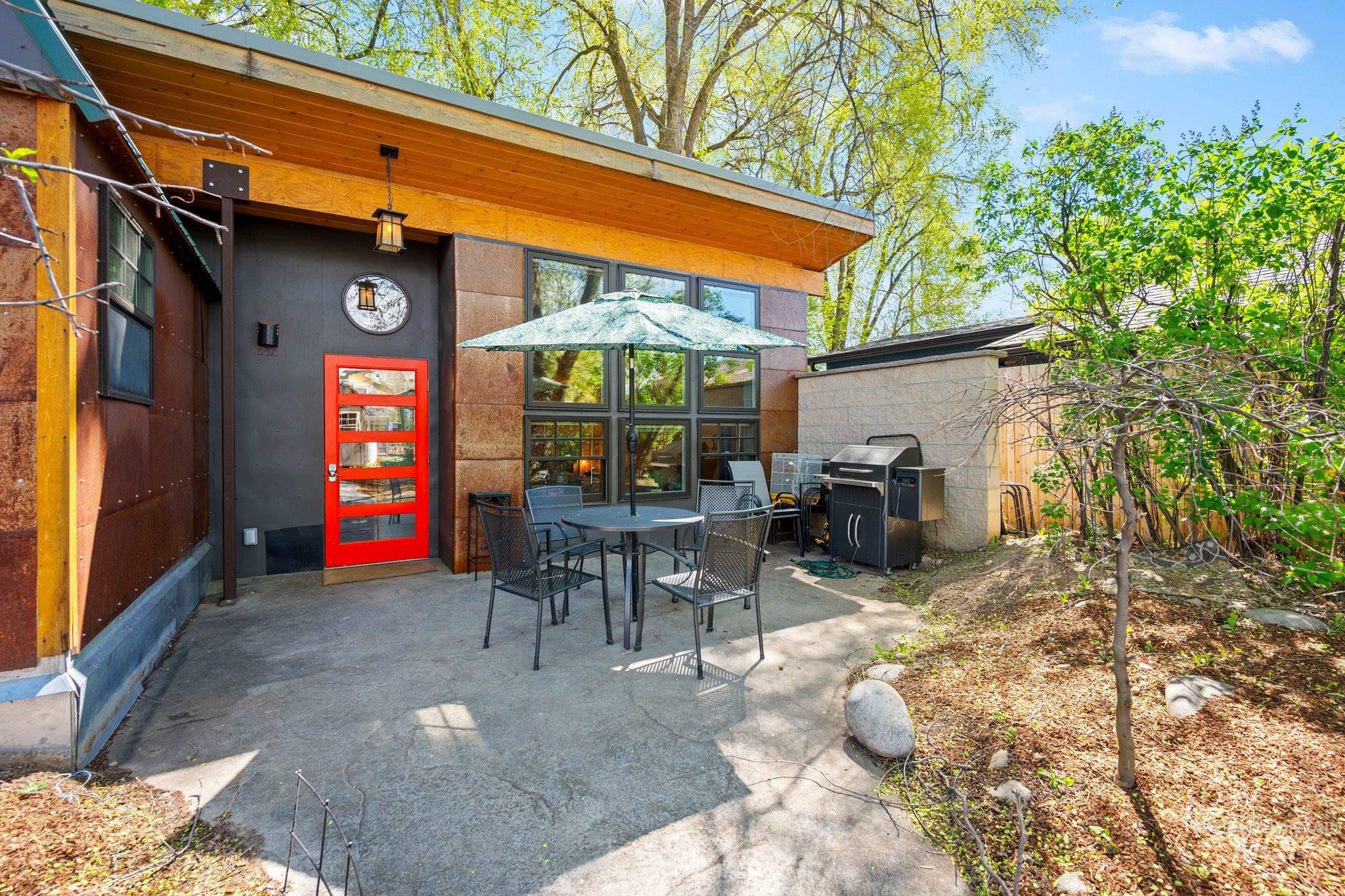 970 N Clithero Dr, Boise, Idaho 83703, 2 Bedrooms, 2 Bathrooms, Residential For Sale, Price $435,000, 98988026