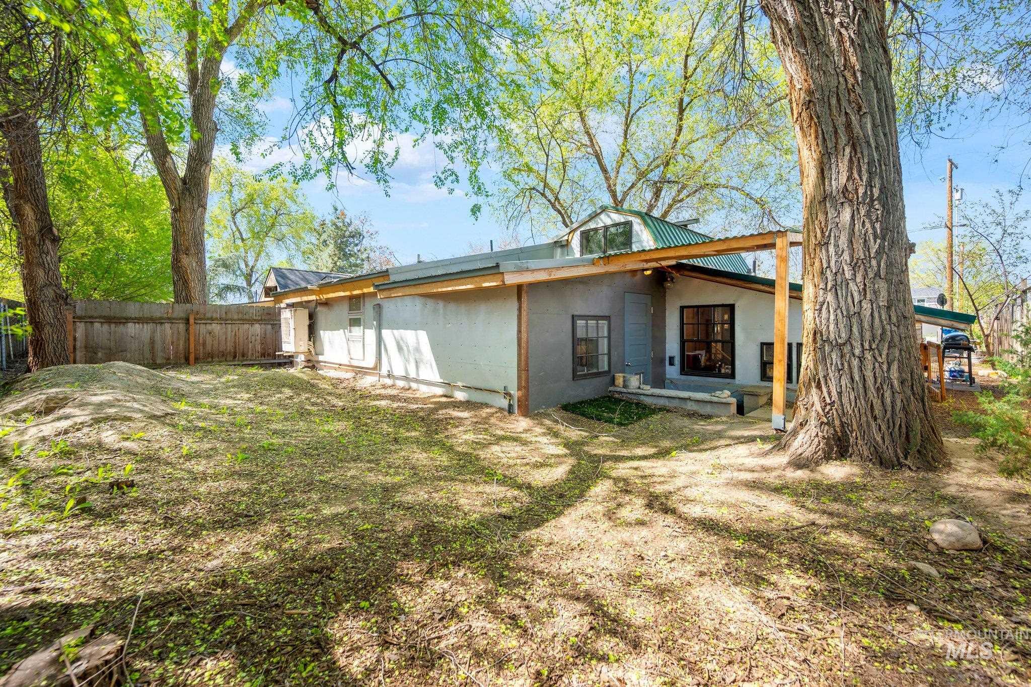 970 N Clithero Dr, Boise, Idaho 83703, 2 Bedrooms, 2 Bathrooms, Residential For Sale, Price $435,000, 98988026