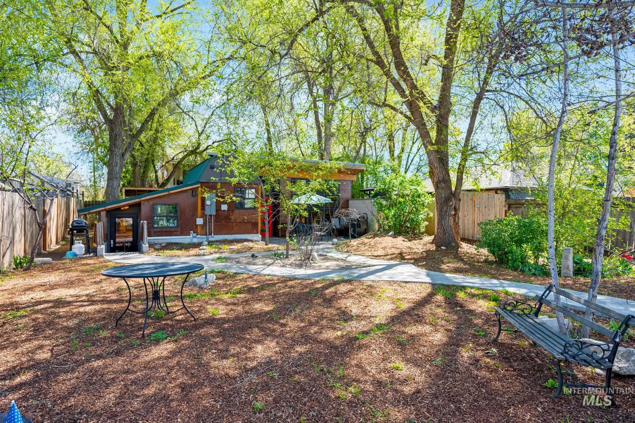 970 N Clithero Dr, Boise, Idaho 83703, 2 Bedrooms, 2 Bathrooms, Residential For Sale, Price $435,000, 98988026