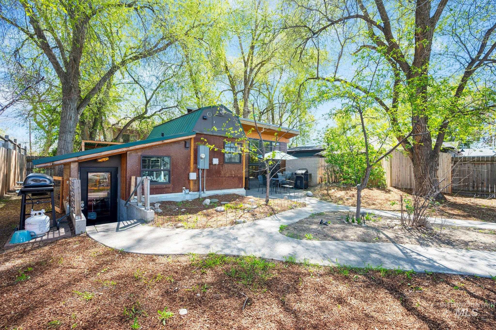 970 N Clithero Dr, Boise, Idaho 83703, 2 Bedrooms, 2 Bathrooms, Residential For Sale, Price $435,000, 98988026