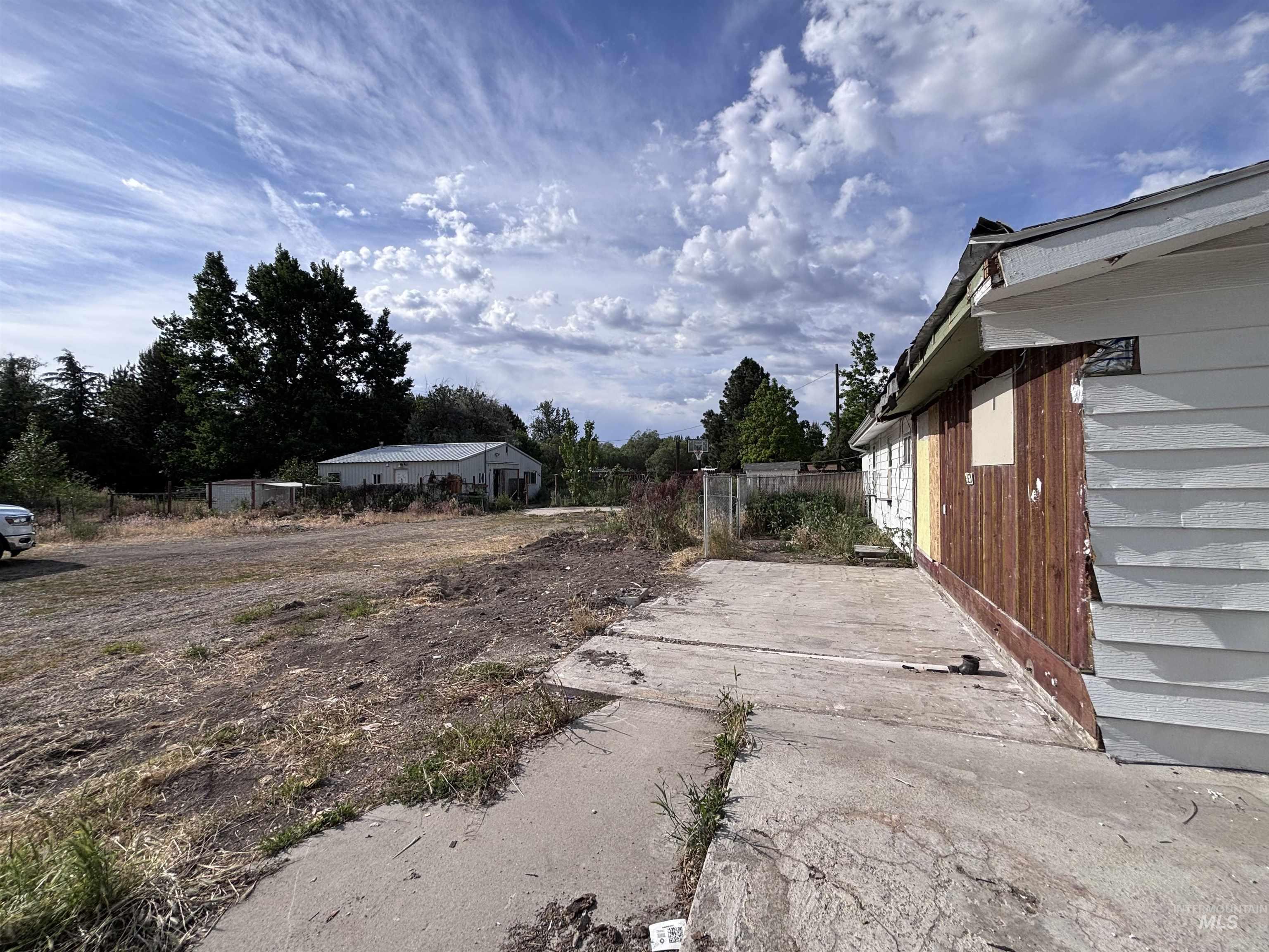 2152 Artesian Rd, Eagle, Idaho 83616, 3 Bedrooms, 2 Bathrooms, Residential For Sale, Price $499,990, 98988027