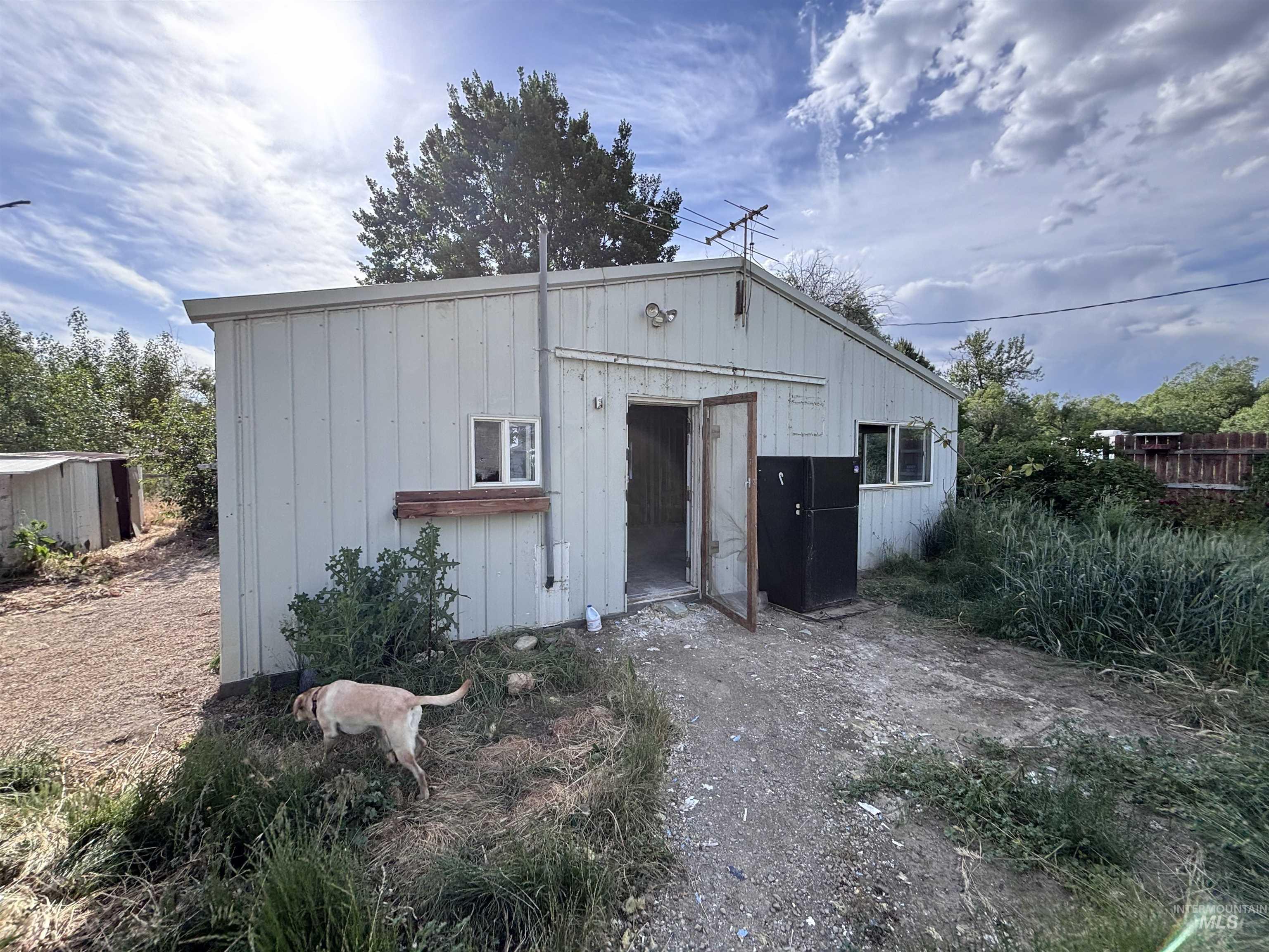 2152 Artesian Rd, Eagle, Idaho 83616, 3 Bedrooms, 2 Bathrooms, Residential For Sale, Price $499,990, 98988027