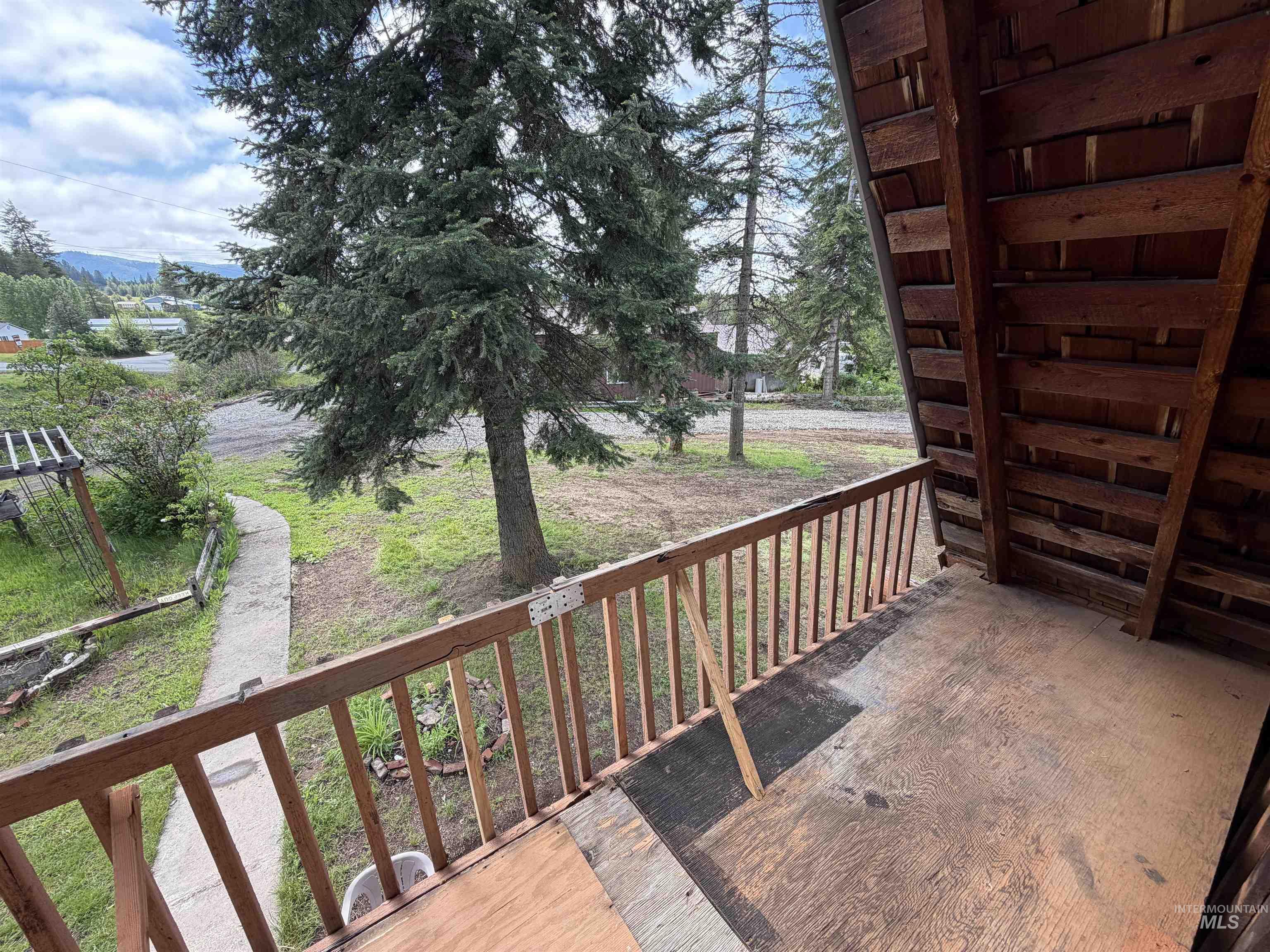 1010 Mustang Lane, Helmer, Idaho 83823, 3 Bedrooms, 2 Bathrooms, Residential For Sale, Price $275,000, 98988028