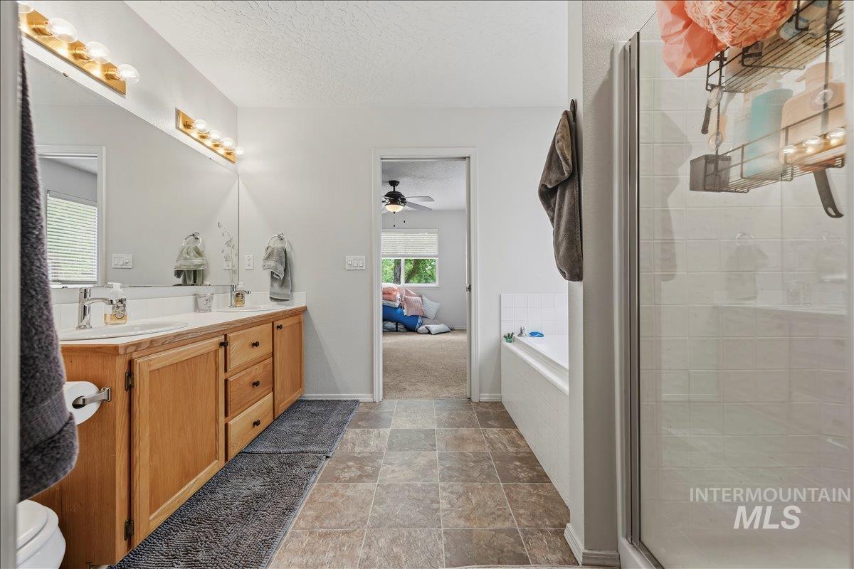 991 W Pennwood St, Meridian, Idaho 83642-2876, 4 Bedrooms, 2 Bathrooms, Residential For Sale, Price $450,000, 98988029