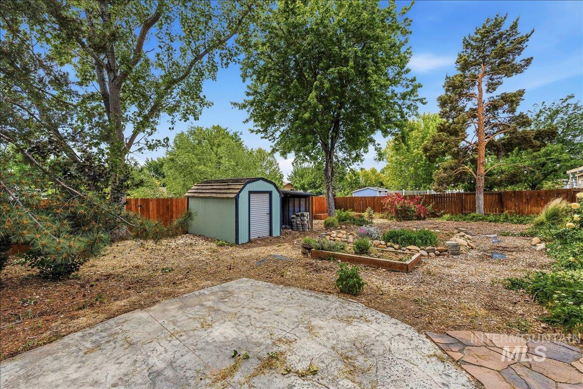 991 W Pennwood St, Meridian, Idaho 83642-2876, 4 Bedrooms, 2 Bathrooms, Residential For Sale, Price $450,000, 98988029