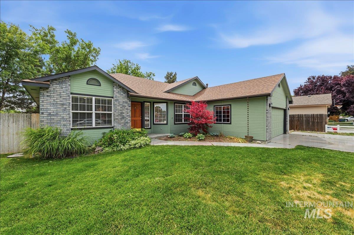 991 W Pennwood St, Meridian, Idaho 83642-2876, 4 Bedrooms, 2 Bathrooms, Residential For Sale, Price $450,000, 98988029