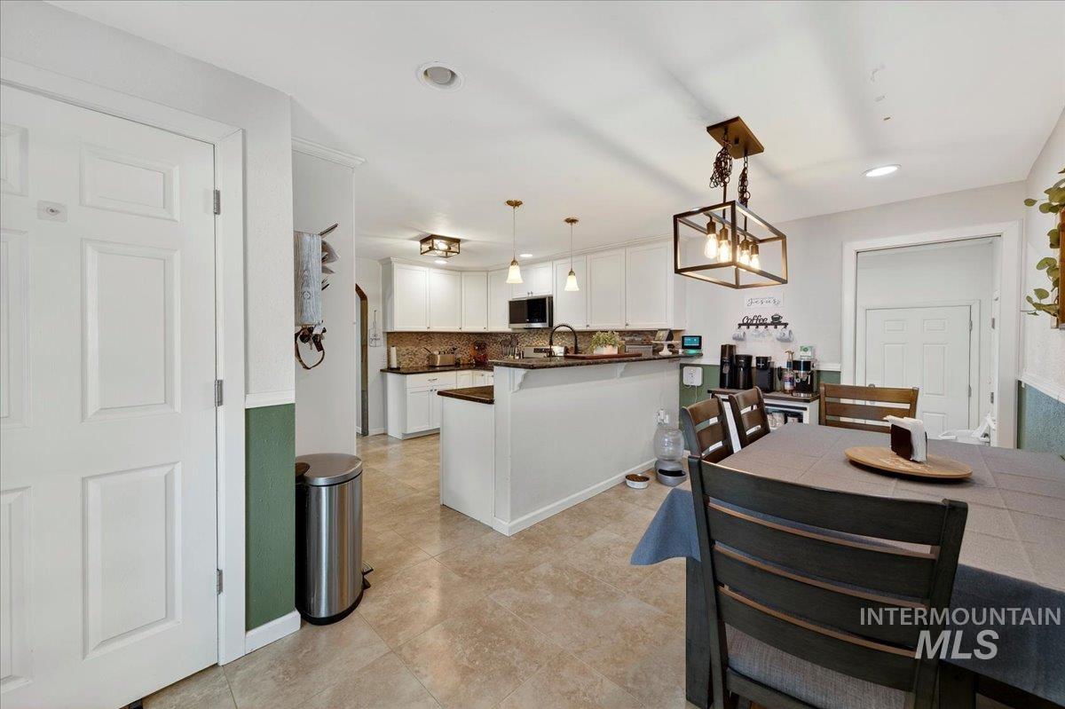 1220 E Amity Ave, Nampa, Idaho 83686, 5 Bedrooms, 2 Bathrooms, Residential For Sale, Price $479,999, 98988032