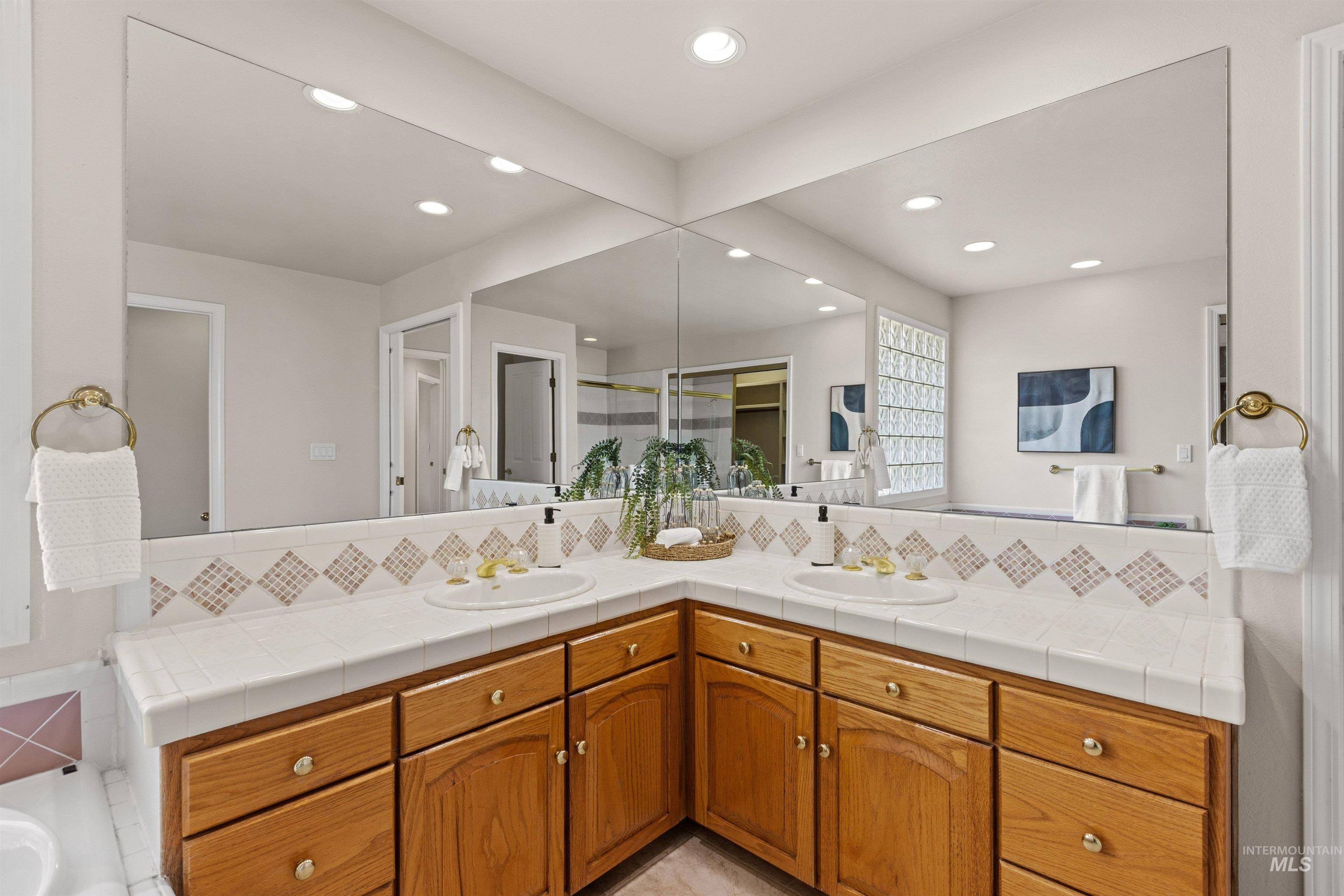 10251 W Cranberry Ct, Boise, Idaho 83704, 4 Bedrooms, 2.5 Bathrooms, Residential For Sale, Price $719,900, 98988046