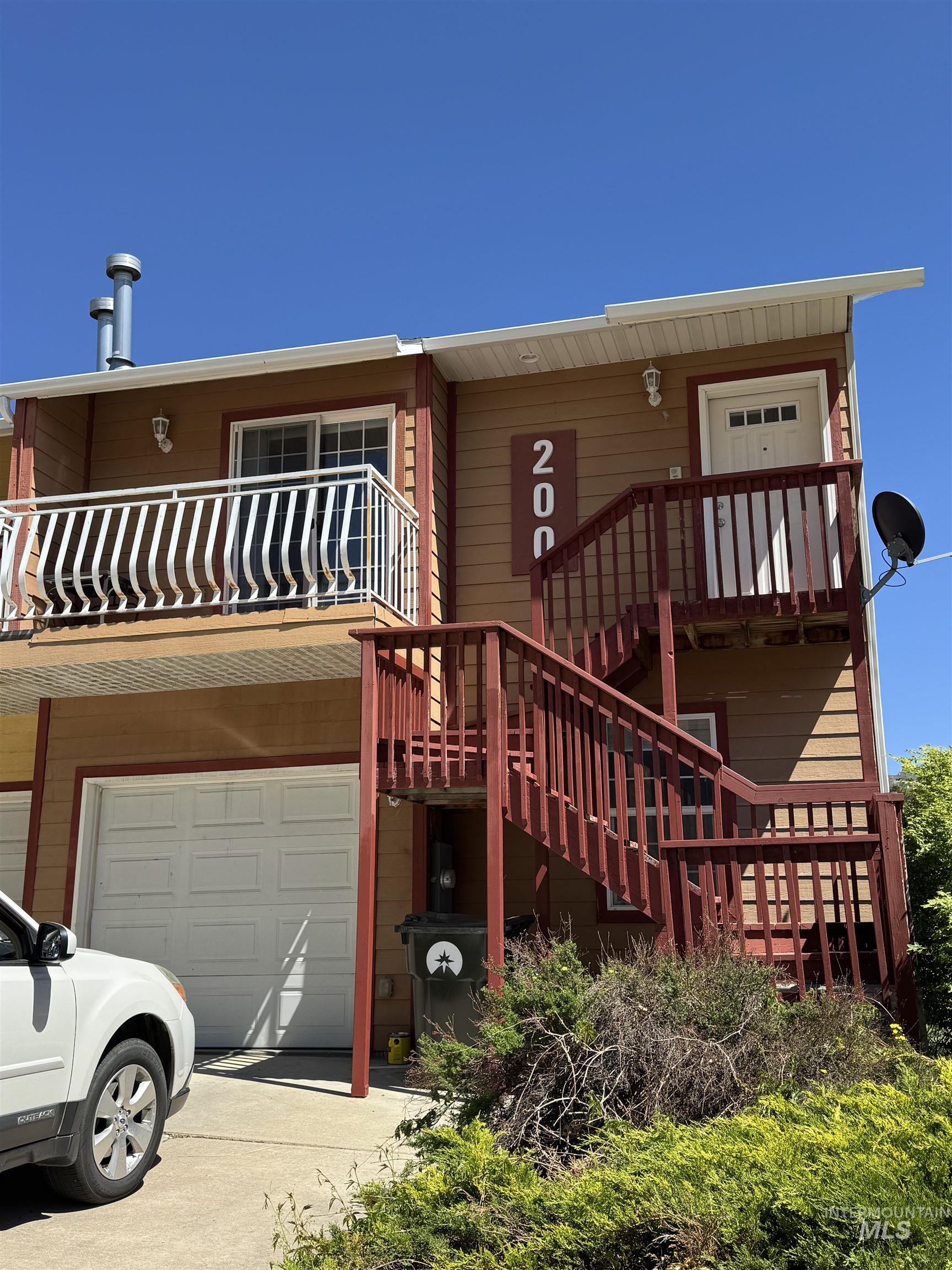 200 La Valle Strada, Pocatello, Idaho 83201, 3 Bedrooms, 2 Bathrooms, Residential For Sale, Price $259,000, 98988051