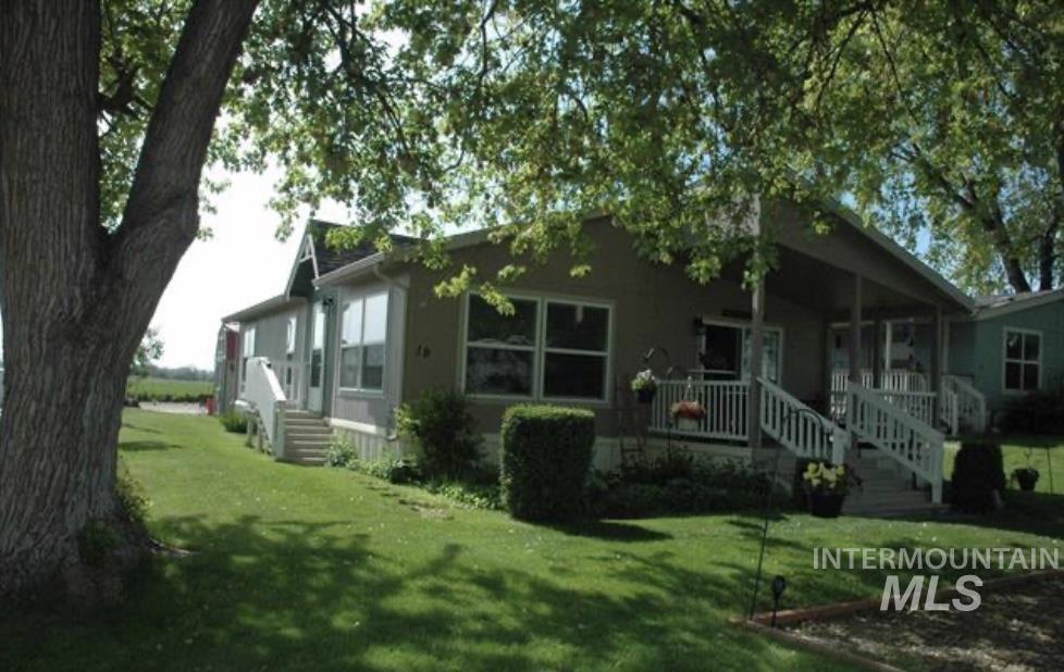 4030 River Resort Dr., Homedale, Idaho 83628, 3 Bedrooms, 2 Bathrooms, Residential For Sale, Price $149,900,MLS 98988052
