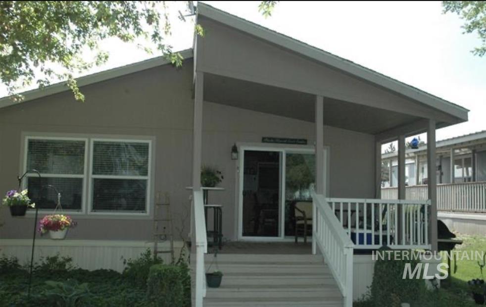4030 River Resort Dr., Homedale, Idaho 83628, 3 Bedrooms, 2 Bathrooms, Residential For Sale, Price $149,900,MLS 98988052