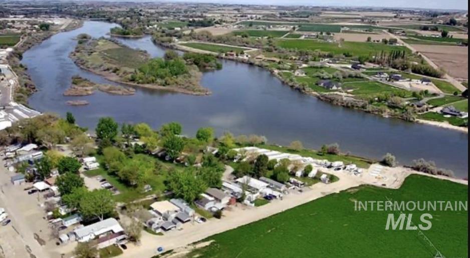 4030 River Resort Dr., Homedale, Idaho 83628, 3 Bedrooms, 2 Bathrooms, Residential For Sale, Price $149,900,MLS 98988052