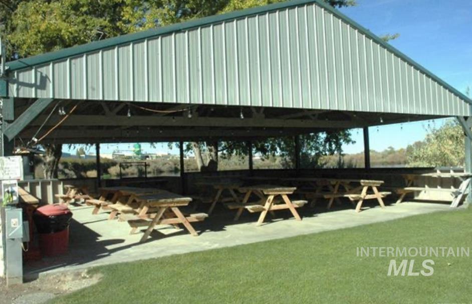 4030 River Resort Dr., Homedale, Idaho 83628, 3 Bedrooms, 2 Bathrooms, Residential For Sale, Price $149,900,MLS 98988052