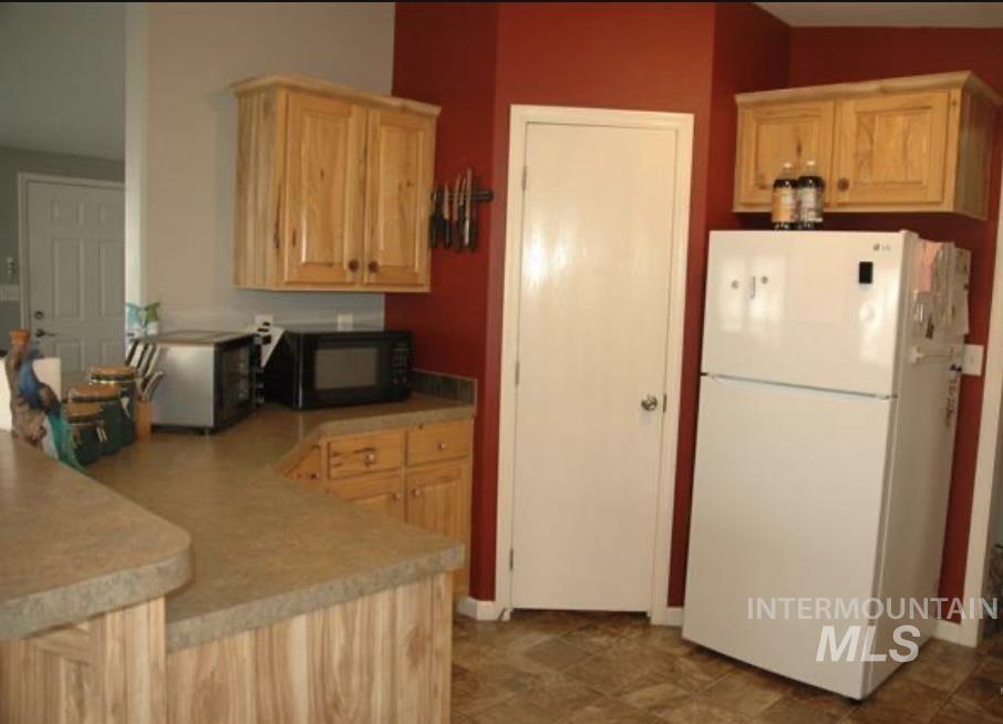 4030 River Resort Dr., Homedale, Idaho 83628, 3 Bedrooms, 2 Bathrooms, Residential For Sale, Price $149,900,MLS 98988052