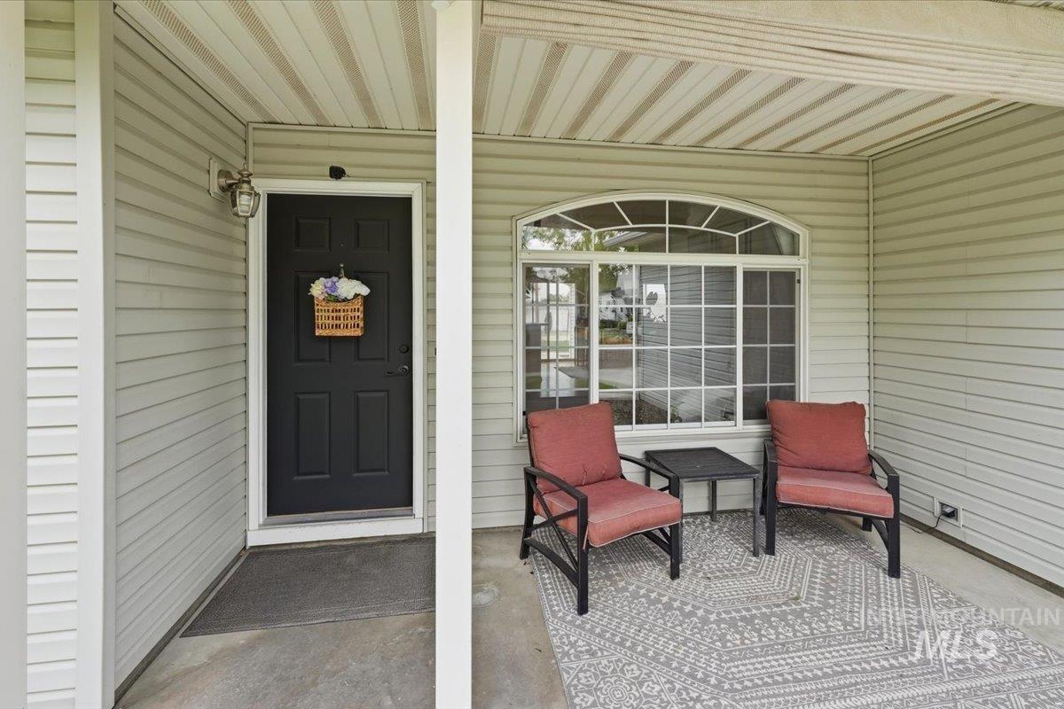 3304 S Holly St, Nampa, Idaho 83686, 3 Bedrooms, 2 Bathrooms, Residential For Sale, Price $379,000,MLS 98988059