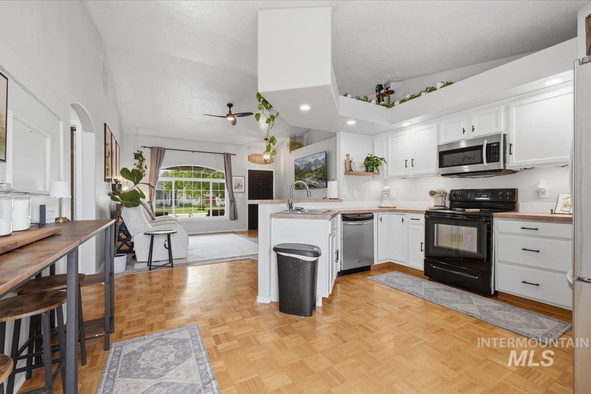 3304 S Holly St, Nampa, Idaho 83686, 3 Bedrooms, 2 Bathrooms, Residential For Sale, Price $379,000,MLS 98988059