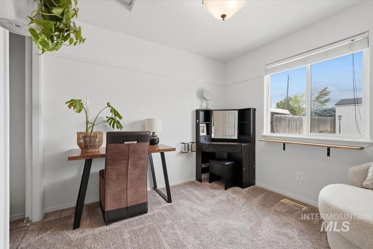 3304 S Holly St, Nampa, Idaho 83686, 3 Bedrooms, 2 Bathrooms, Residential For Sale, Price $379,000,MLS 98988059