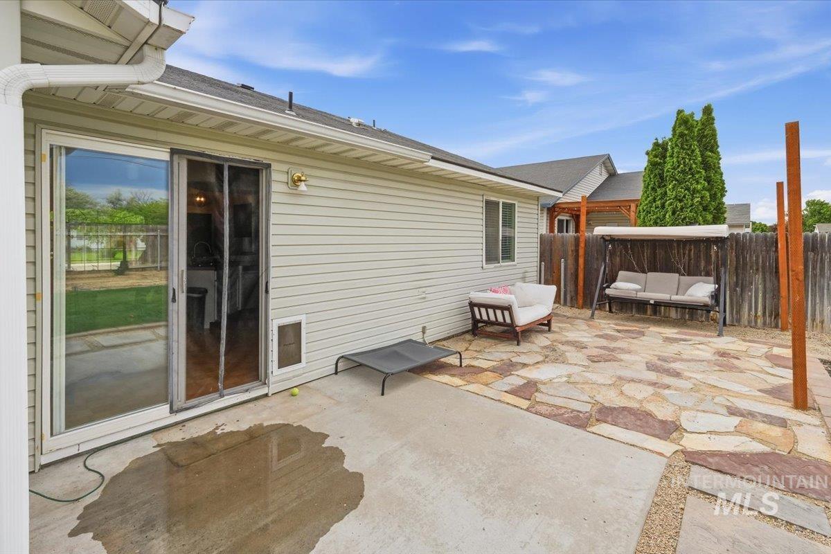 3304 S Holly St, Nampa, Idaho 83686, 3 Bedrooms, 2 Bathrooms, Residential For Sale, Price $379,000,MLS 98988059