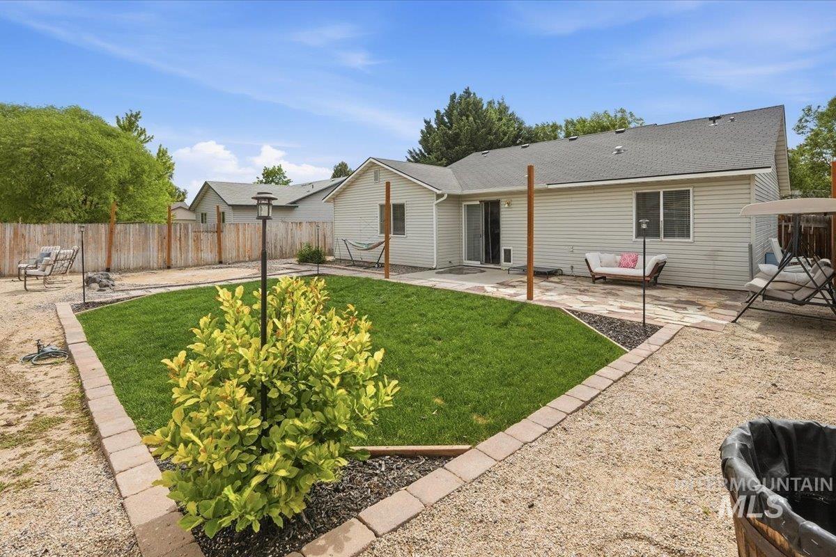 3304 S Holly St, Nampa, Idaho 83686, 3 Bedrooms, 2 Bathrooms, Residential For Sale, Price $379,000,MLS 98988059
