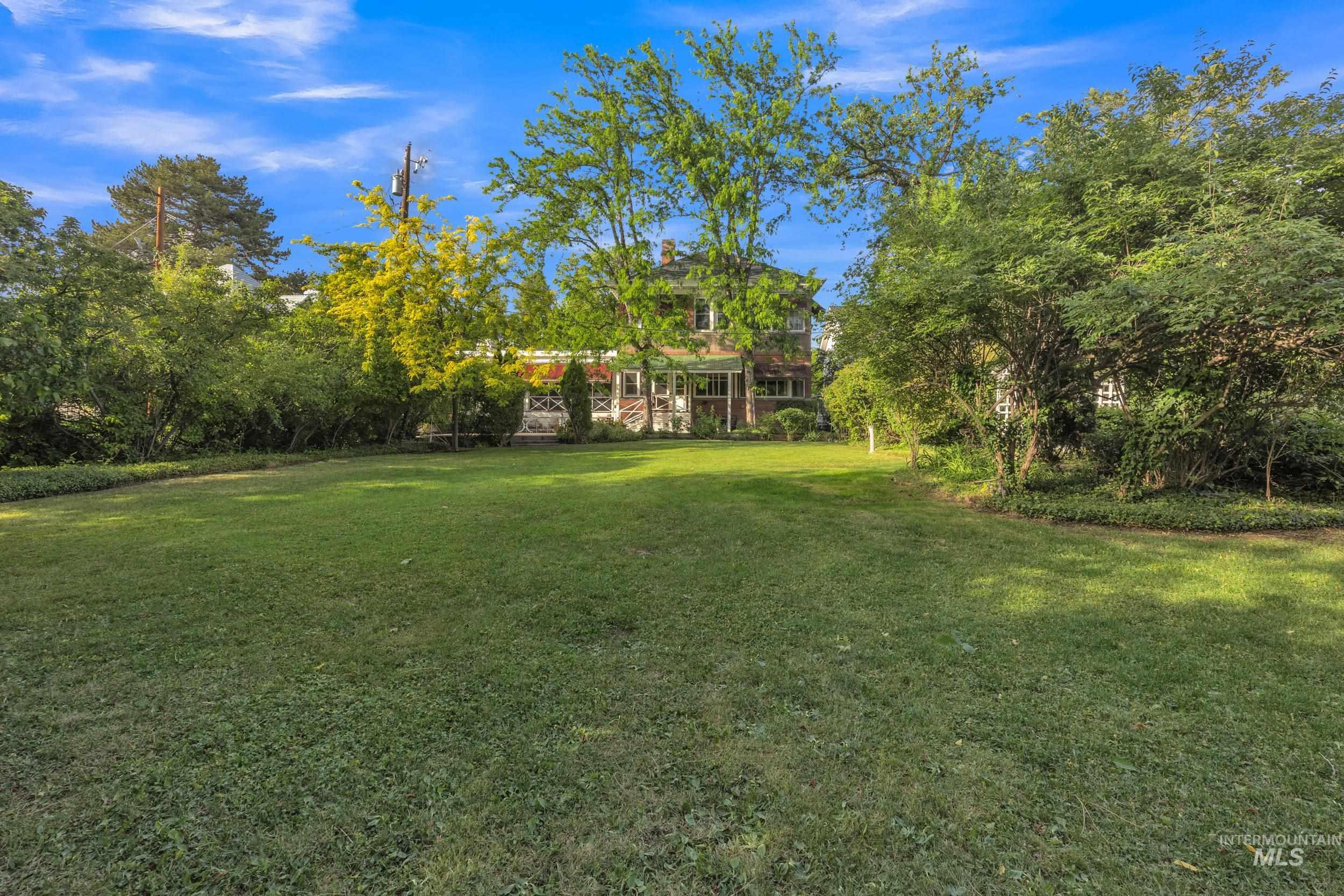 121 W Main St, Boise, Idaho 83702-7261, 7 Bedrooms, 4 Bathrooms, Residential For Sale, Price $999,000, 98988063