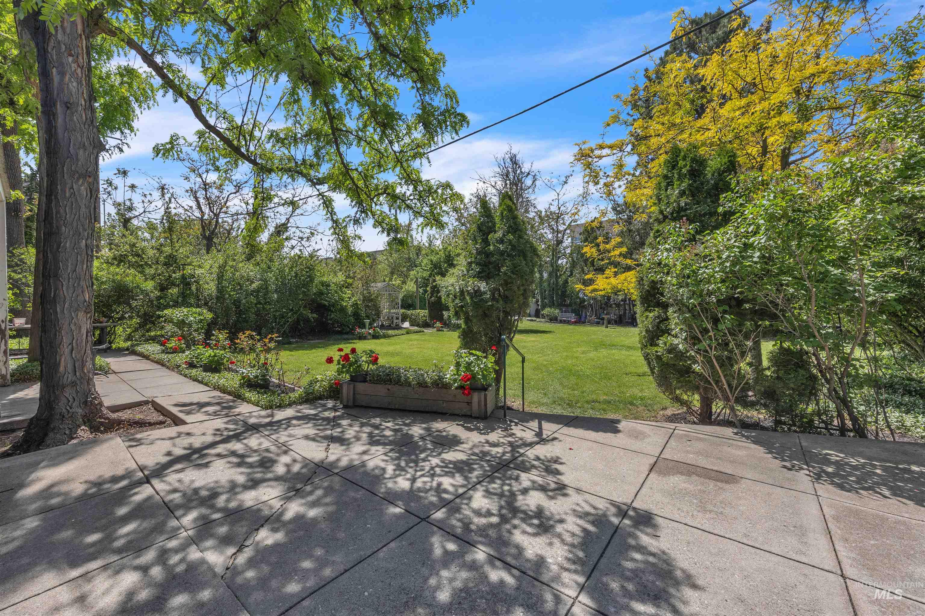 121 W Main St, Boise, Idaho 83702-7261, 7 Bedrooms, 4 Bathrooms, Residential For Sale, Price $999,000, 98988063