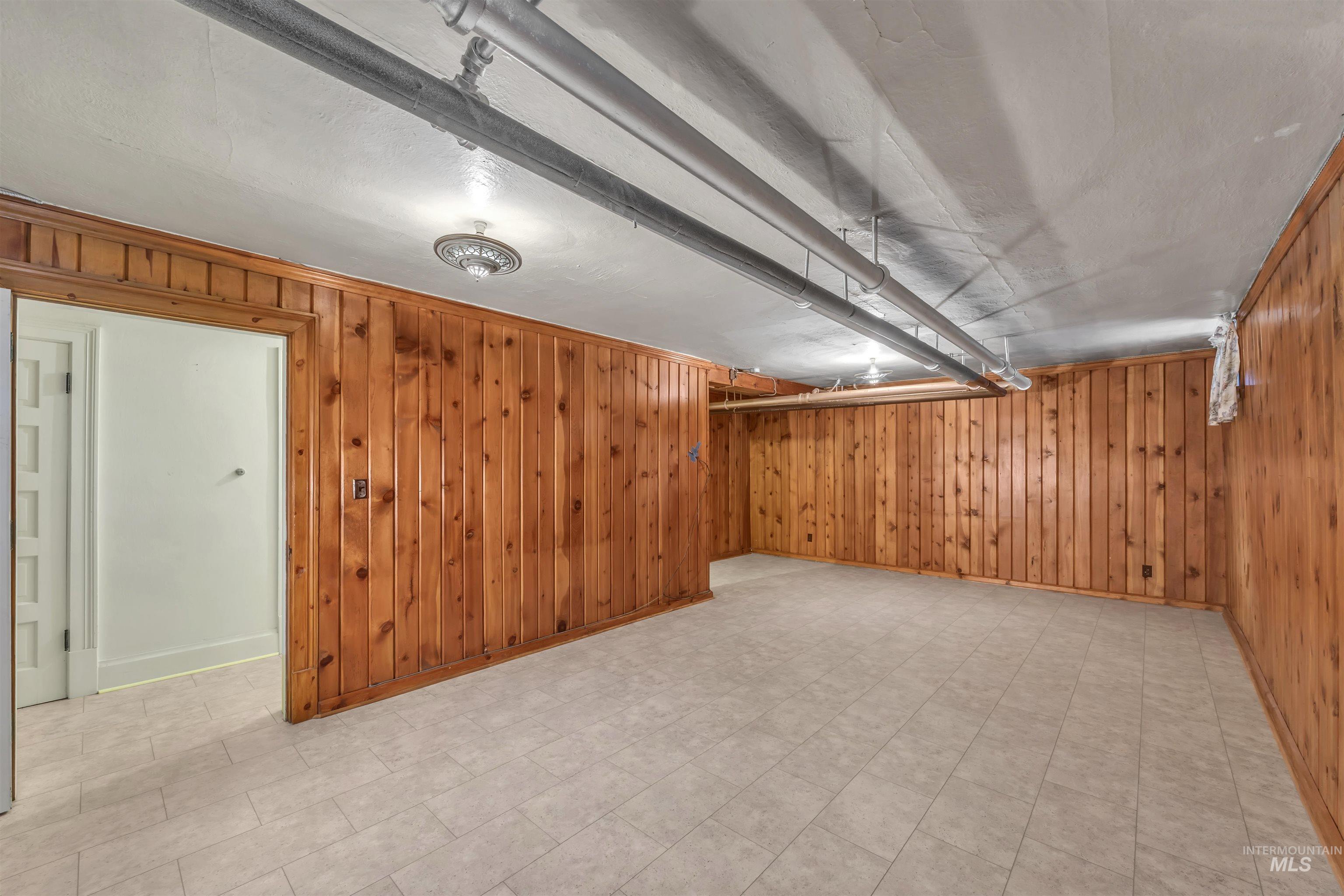 119/121 W Main St, Boise, Idaho 83702-7261, 10 Bedrooms, 7 Bathrooms, Residential For Sale, Price $1,598,000, 98988065