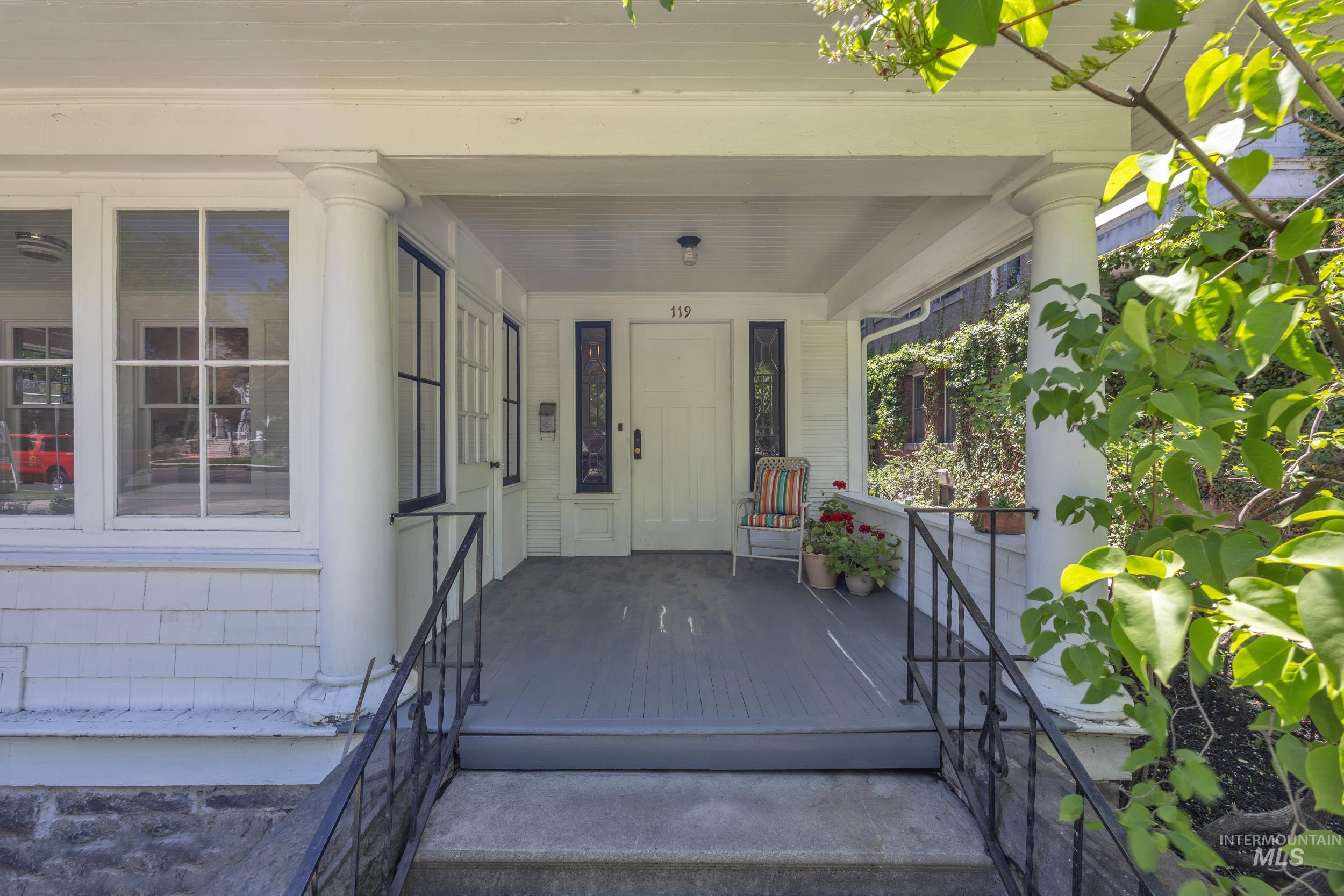 119/121 W Main St, Boise, Idaho 83702-7261, 10 Bedrooms, 7 Bathrooms, Residential For Sale, Price $1,598,000, 98988065