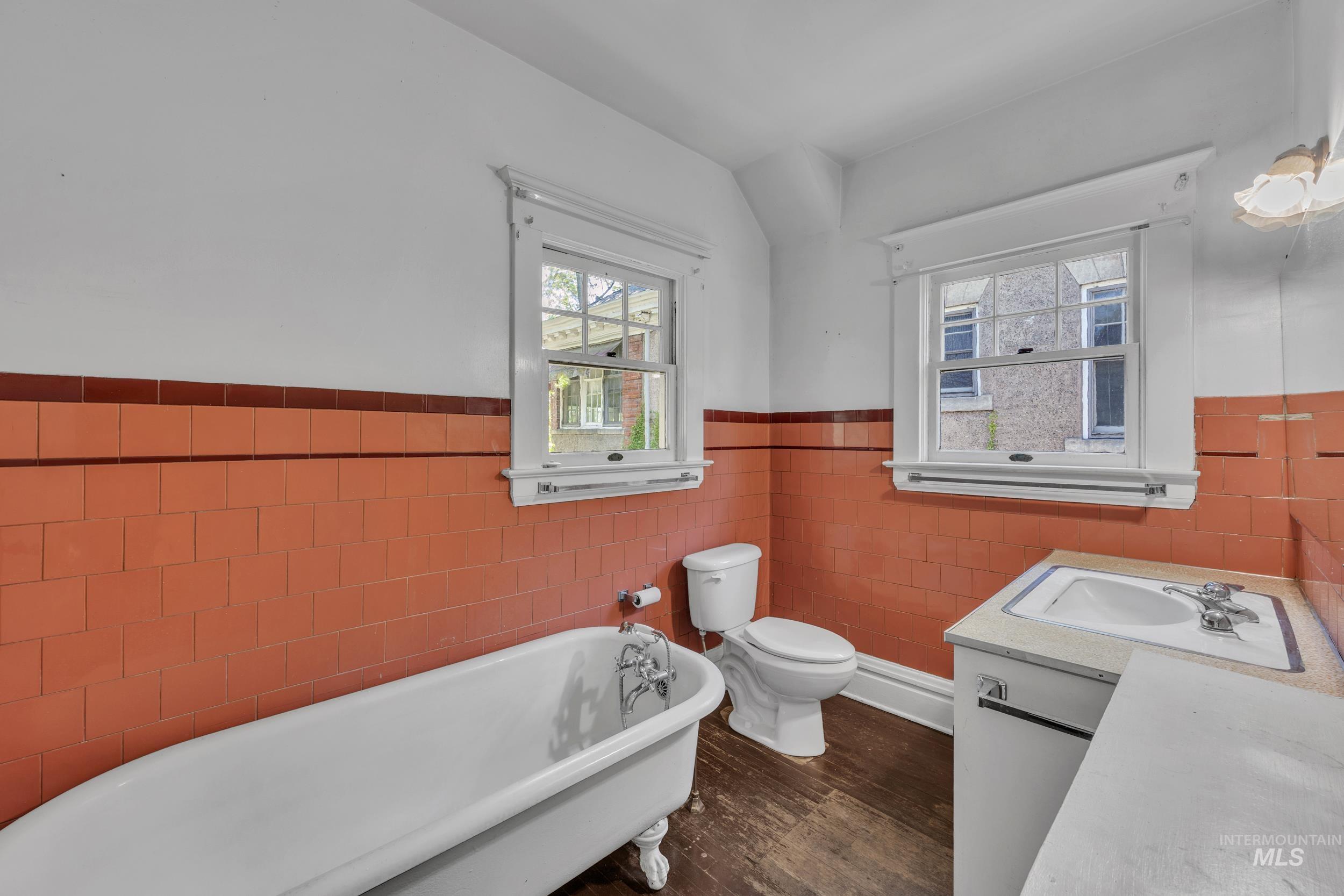 119/121 W Main St, Boise, Idaho 83702-7261, 10 Bedrooms, 7 Bathrooms, Residential For Sale, Price $1,598,000, 98988065