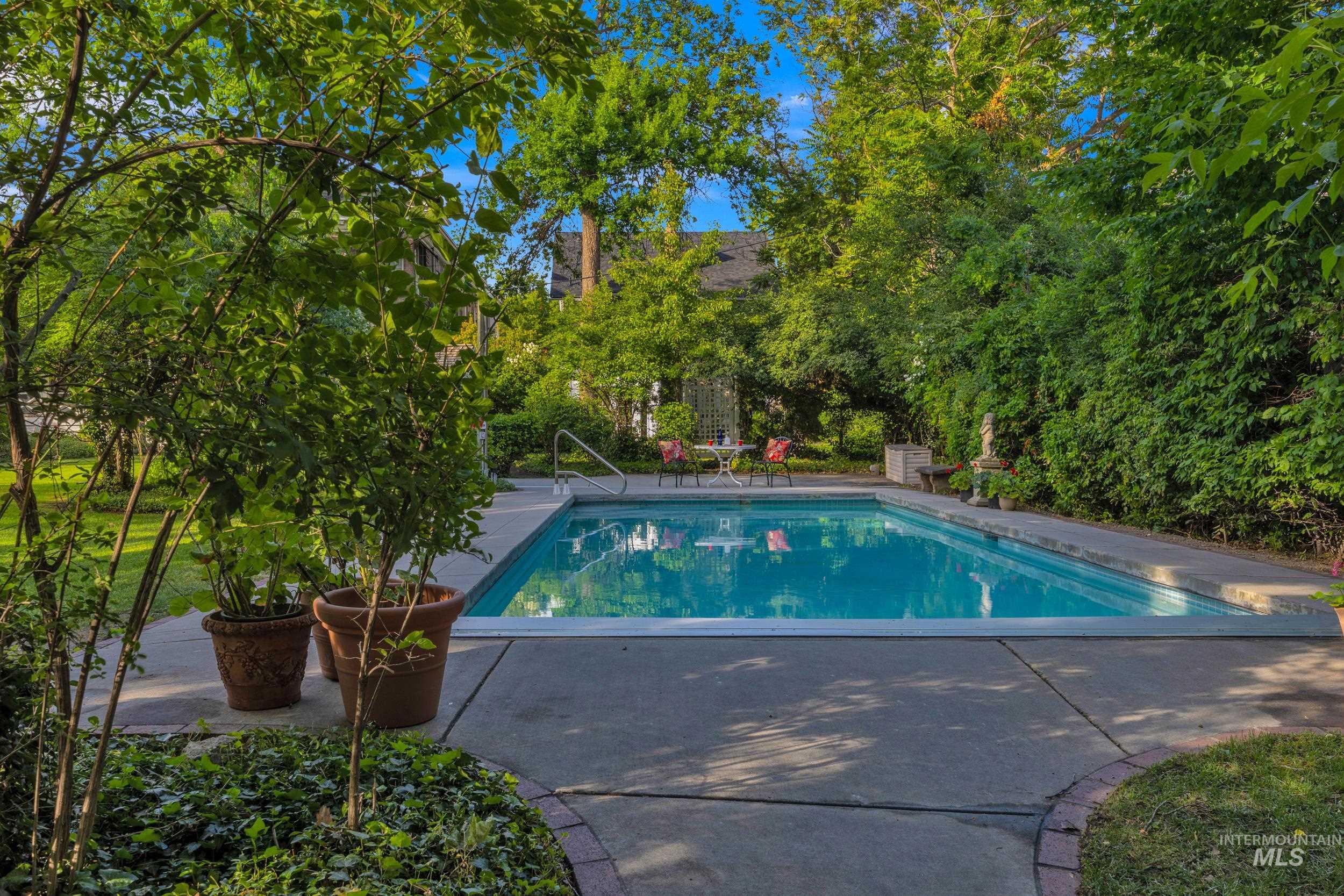 119/121 W Main St, Boise, Idaho 83702-7261, 10 Bedrooms, 7 Bathrooms, Residential For Sale, Price $1,598,000, 98988065