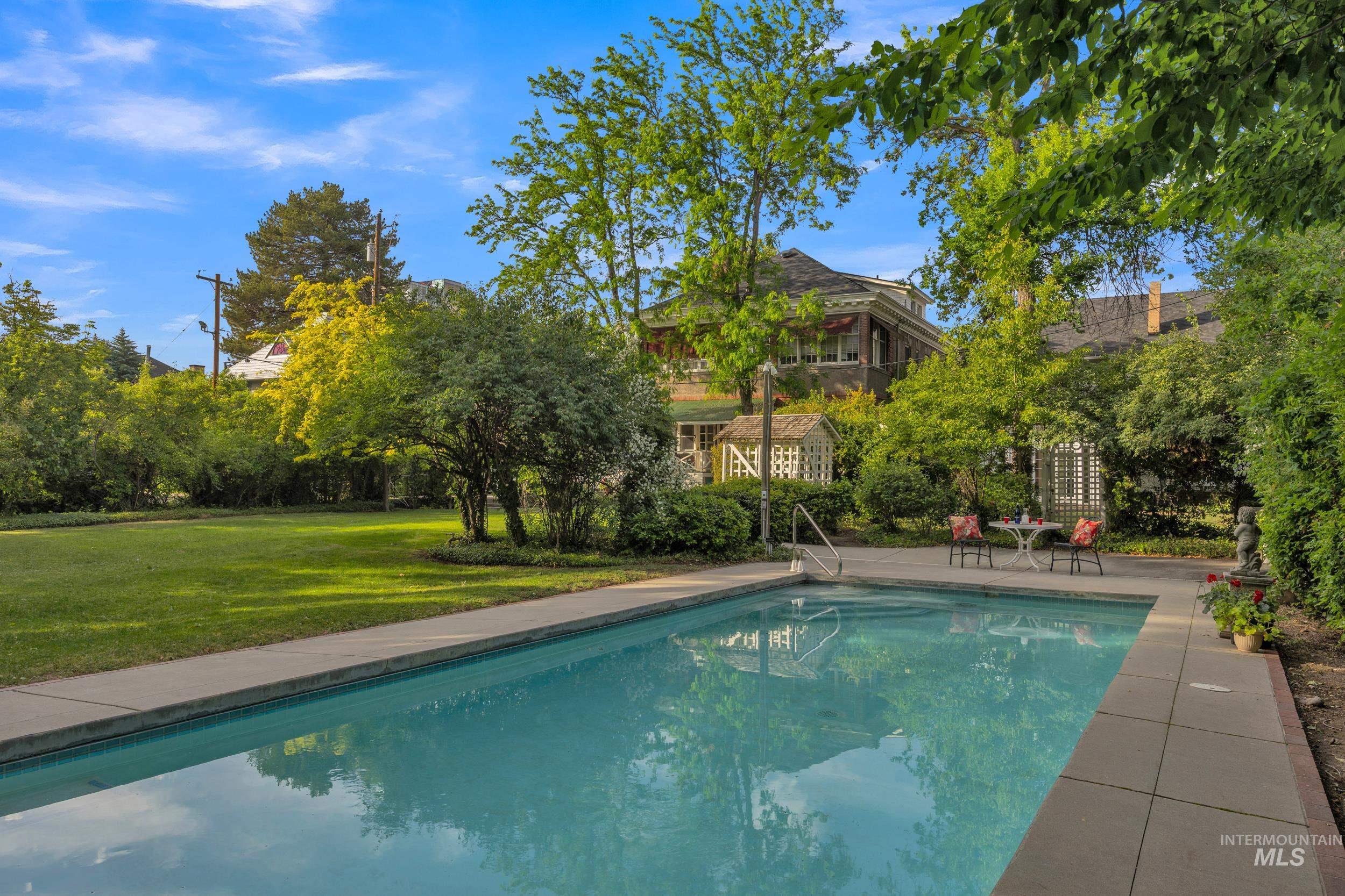 119/121 W Main St, Boise, Idaho 83702-7261, 10 Bedrooms, 7 Bathrooms, Residential For Sale, Price $1,598,000, 98988065