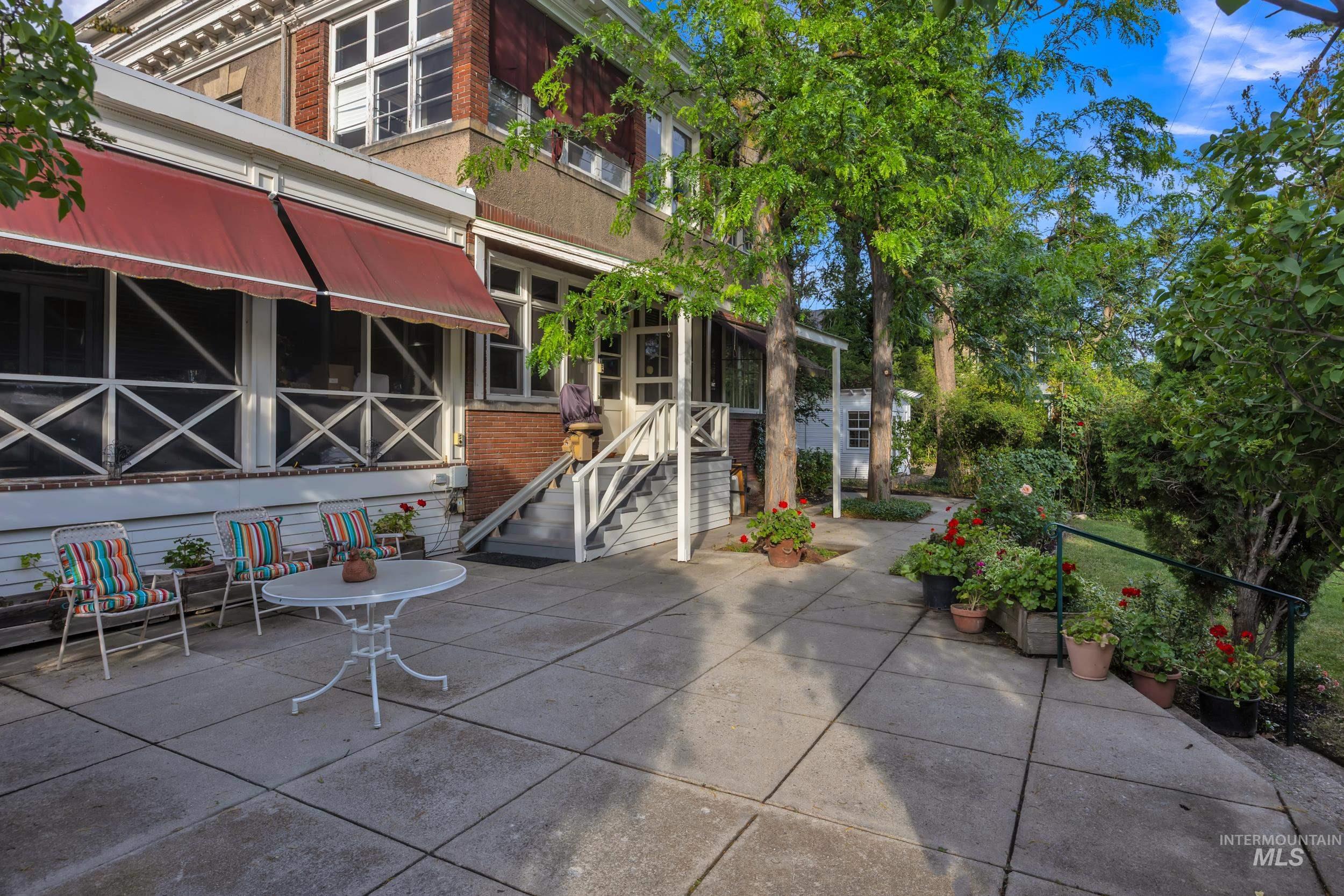 119/121 W Main St, Boise, Idaho 83702-7261, 10 Bedrooms, 7 Bathrooms, Residential For Sale, Price $1,598,000, 98988065