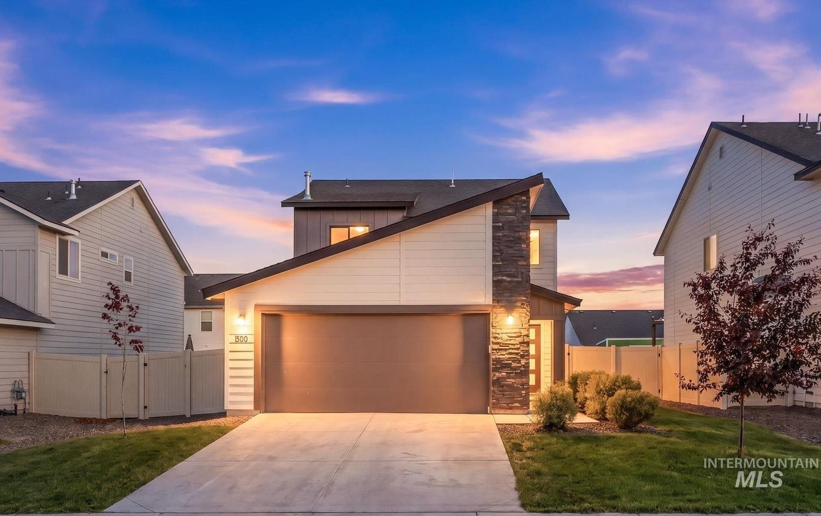 100 N Meadowsweet Avenue, Kuna, Idaho 83634, 3 Bedrooms, 2.5 Bathrooms, Residential For Sale, Price $389,900,MLS 98988069