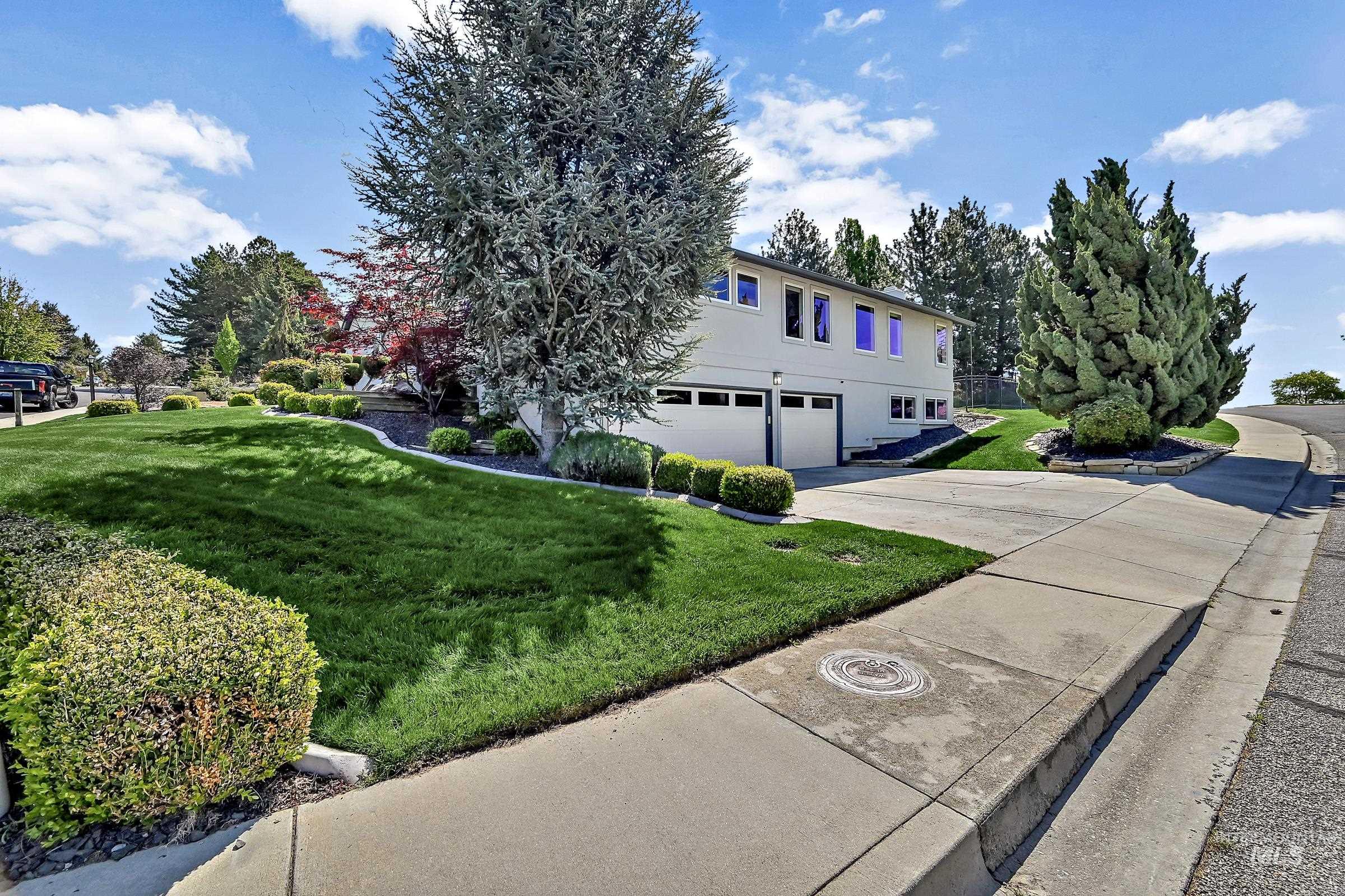 709 E Braemere Road, Boise, Idaho 83702, 4 Bedrooms, 4.5 Bathrooms, Residential For Sale, Price $1,495,000, 98988072