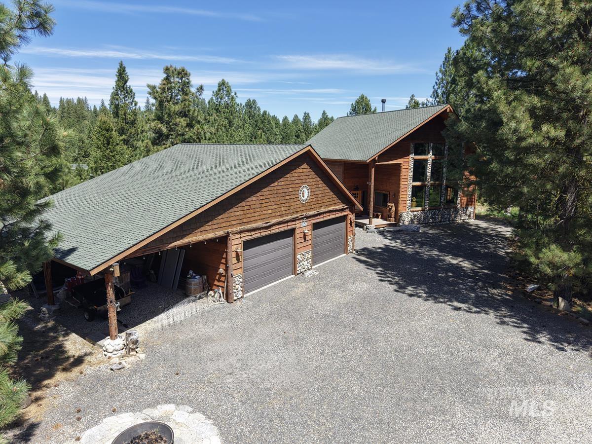 515 Cabarton Road, Cascade, Idaho 83611, 3 Bedrooms, 3 Bathrooms, Residential For Sale, Price $1,750,000, 98988079