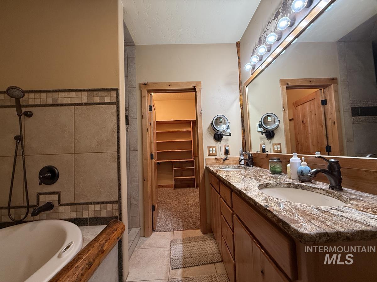 515 Cabarton Road, Cascade, Idaho 83611, 3 Bedrooms, 3 Bathrooms, Residential For Sale, Price $1,750,000, 98988079