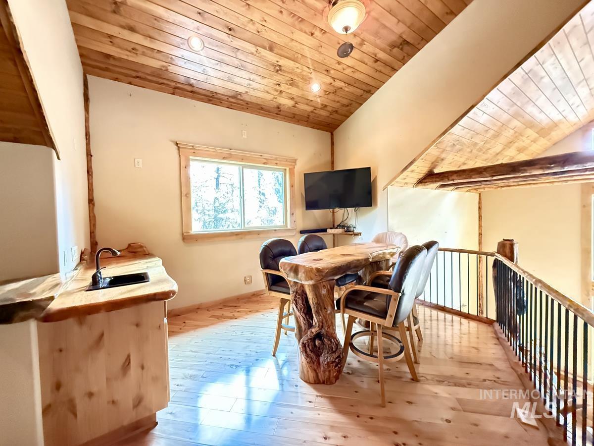 515 Cabarton Road, Cascade, Idaho 83611, 3 Bedrooms, 3 Bathrooms, Residential For Sale, Price $1,750,000, 98988079