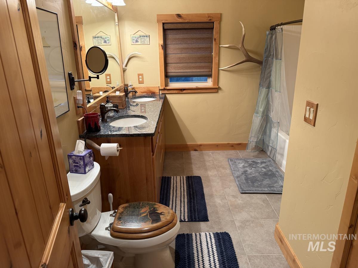 515 Cabarton Road, Cascade, Idaho 83611, 3 Bedrooms, 3 Bathrooms, Residential For Sale, Price $1,750,000, 98988079