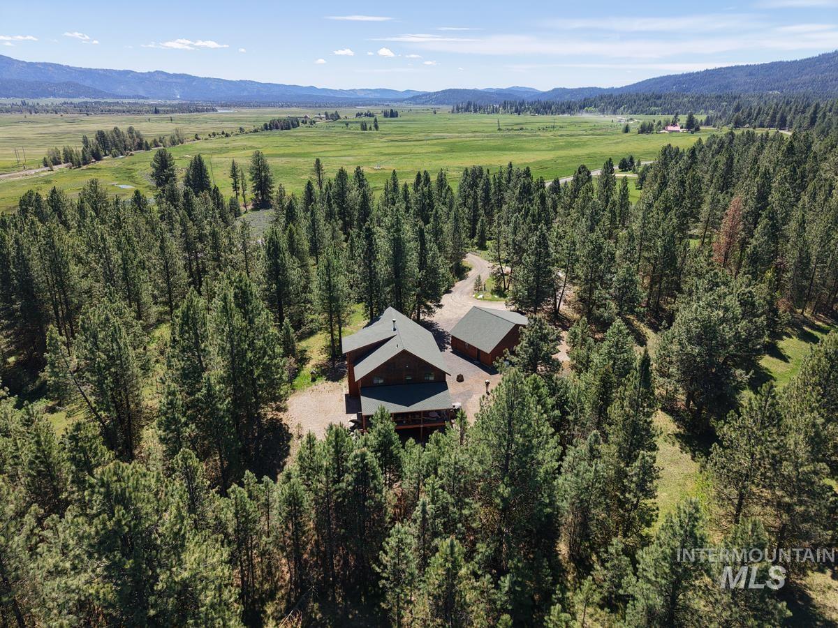 515 Cabarton Road, Cascade, Idaho 83611, 3 Bedrooms, 3 Bathrooms, Residential For Sale, Price $1,750,000, 98988079