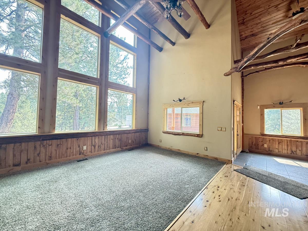 515 Cabarton Road, Cascade, Idaho 83611, 3 Bedrooms, 3 Bathrooms, Residential For Sale, Price $1,750,000, 98988079