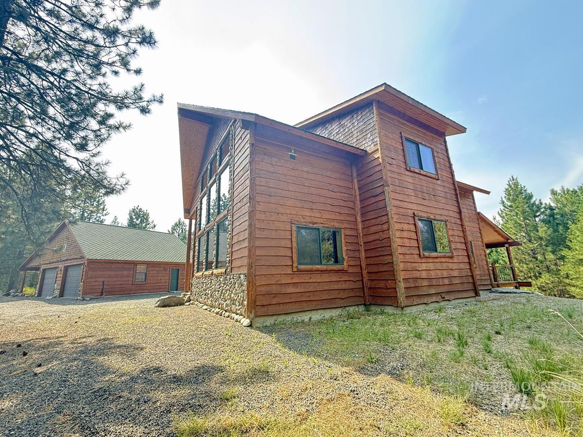 515 Cabarton Road, Cascade, Idaho 83611, 3 Bedrooms, 3 Bathrooms, Residential For Sale, Price $1,750,000, 98988079