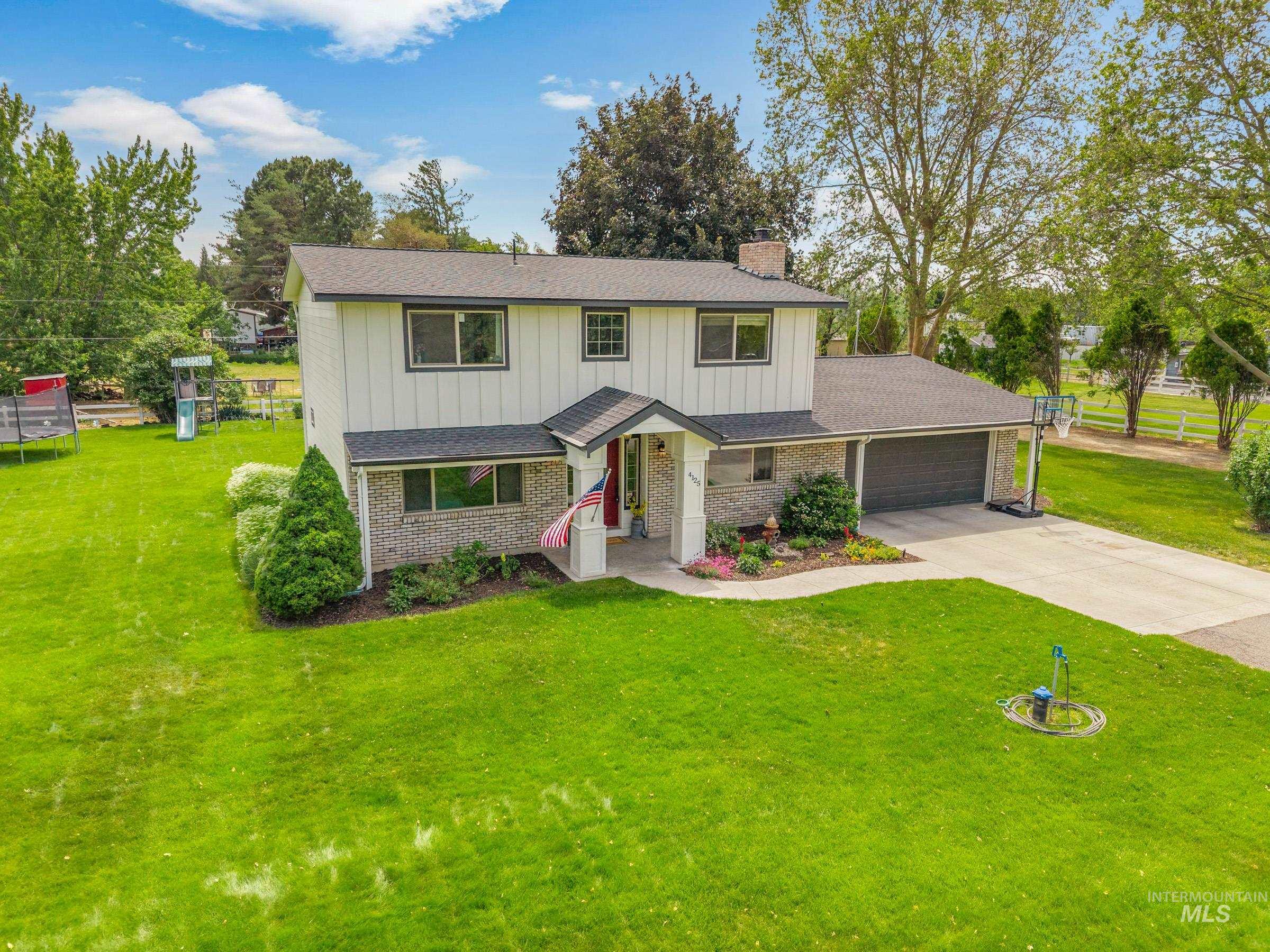 4125 E Green Meadow Dr, Meridian, Idaho 83646-5813, 4 Bedrooms, 2.5 Bathrooms, Residential For Sale, Price $875,000,MLS 98988080