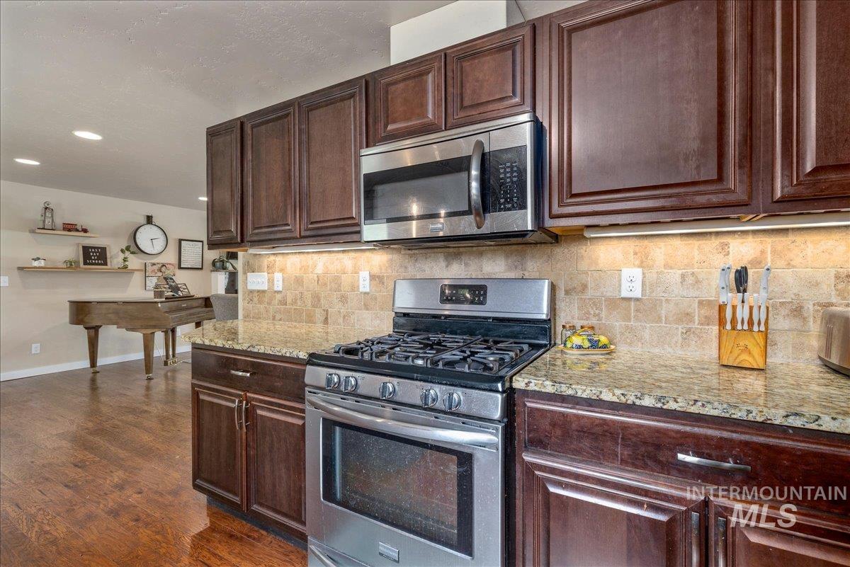 4125 E Green Meadow Dr, Meridian, Idaho 83646-5813, 4 Bedrooms, 2.5 Bathrooms, Residential For Sale, Price $875,000,MLS 98988080