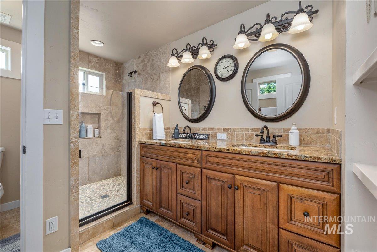 4125 E Green Meadow Dr, Meridian, Idaho 83646-5813, 4 Bedrooms, 2.5 Bathrooms, Residential For Sale, Price $875,000,MLS 98988080