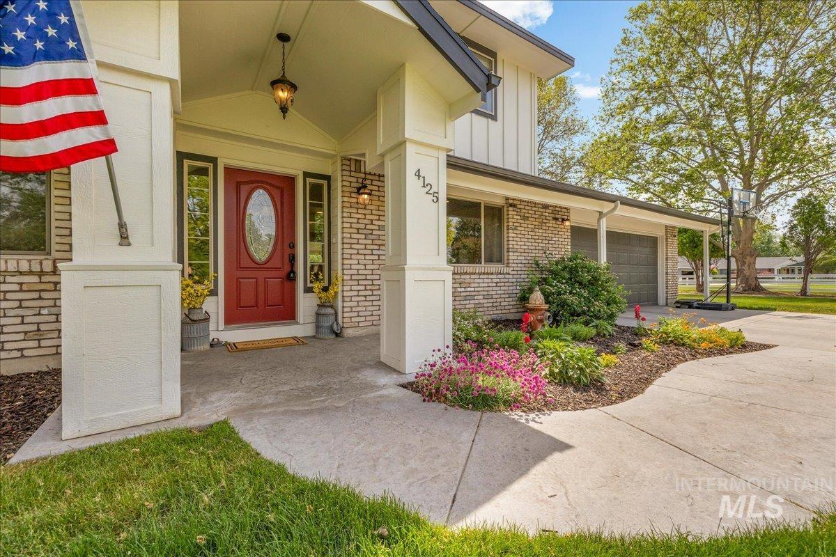 4125 E Green Meadow Dr, Meridian, Idaho 83646-5813, 4 Bedrooms, 2.5 Bathrooms, Residential For Sale, Price $875,000,MLS 98988080