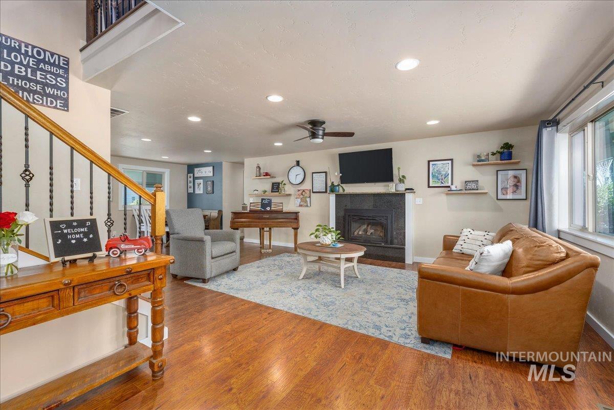 4125 E Green Meadow Dr, Meridian, Idaho 83646-5813, 4 Bedrooms, 2.5 Bathrooms, Residential For Sale, Price $875,000,MLS 98988080