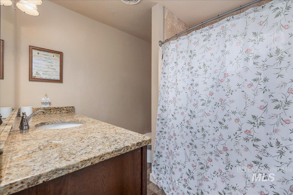 4125 E Green Meadow Dr, Meridian, Idaho 83646-5813, 4 Bedrooms, 2.5 Bathrooms, Residential For Sale, Price $875,000,MLS 98988080