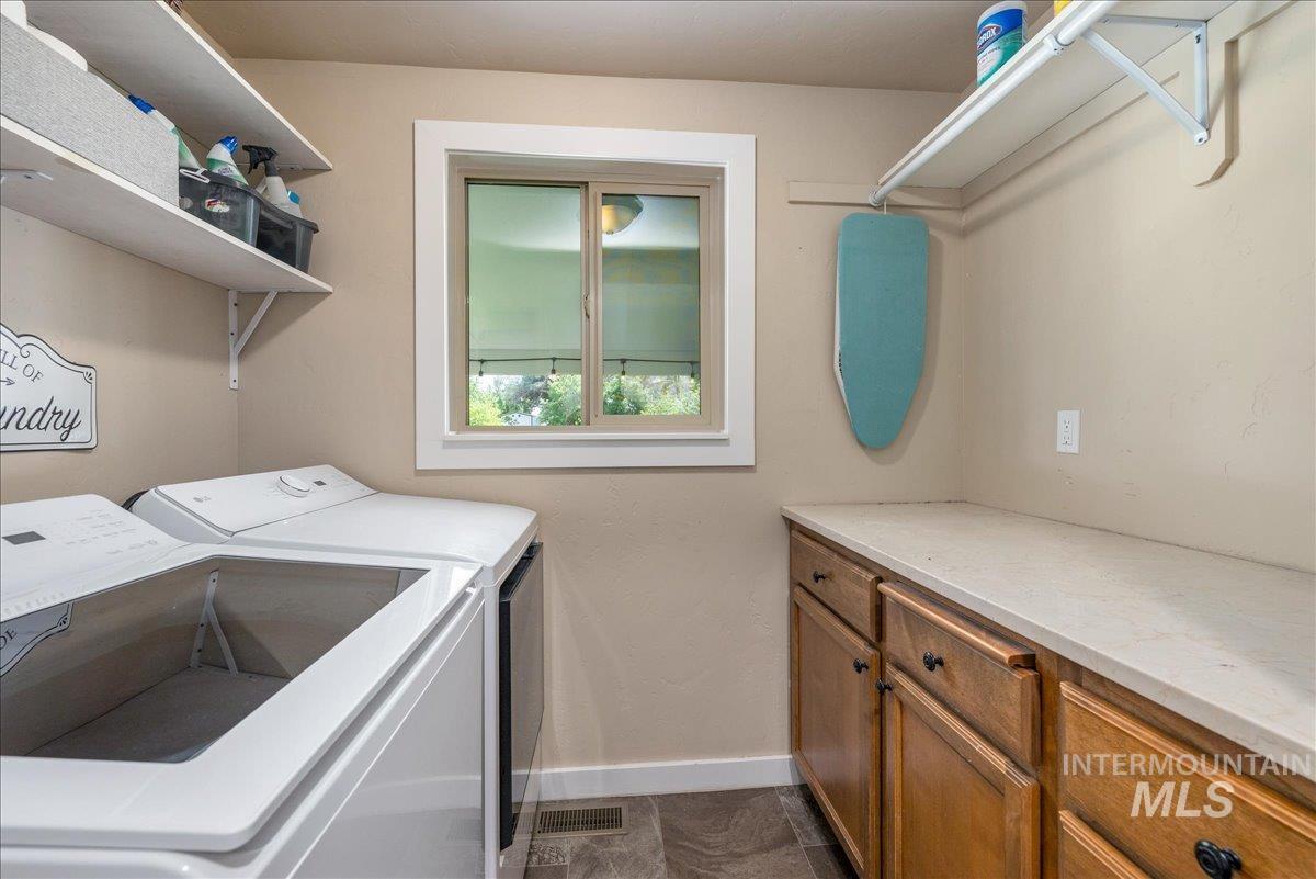 4125 E Green Meadow Dr, Meridian, Idaho 83646-5813, 4 Bedrooms, 2.5 Bathrooms, Residential For Sale, Price $875,000,MLS 98988080