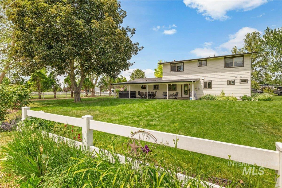 4125 E Green Meadow Dr, Meridian, Idaho 83646-5813, 4 Bedrooms, 2.5 Bathrooms, Residential For Sale, Price $875,000,MLS 98988080